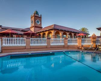 SFO El Rancho Inn, SureStay Collection by Best Western - Millbrae - Pool