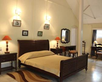Wathai Heritage Bungalow - Tinsukia - Bedroom