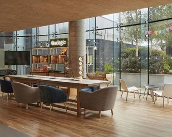 Aparthotel Adagio London Brentford - Londra - Lobby