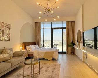 Luxury Interior Studio with Direct Burj Khalifa Views in the Heart of Dubai - Dubai - Bedroom