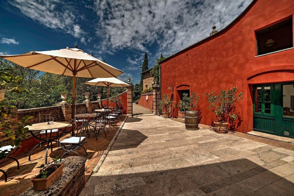 بورجو جروندايا - سينا - شرفة مرصوفة