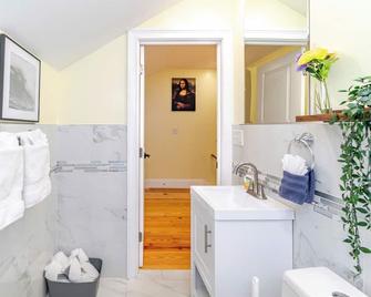 37 - 3BR Quincy - Cozy Townhouse near Adams Park - Quincy