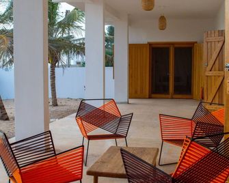 Designer house on a secluded beach - Toubab Dialaw - Patio