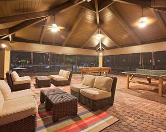 Ultimate Vacation! Two Fantastic Accommodations Near Hammock Beach with Kitchen! - Palm Coast - Lounge
