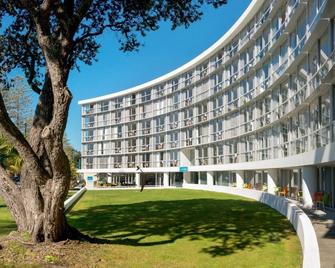 Scenic Hotel Te Pania - נפייר - בניין