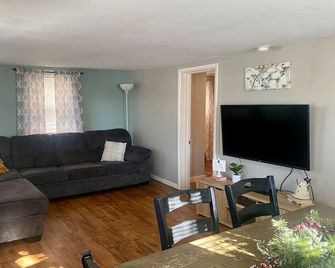 Cozy 2 Bedroom House - Adrian - Obývací pokoj