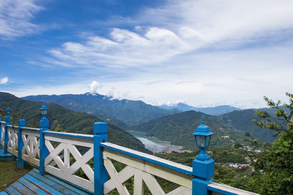 Cingjing Brilliant Twins of Seattle