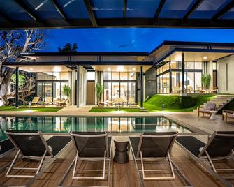 Epic Tamarindo Boutique Hotel - Tamarindo - Bazén