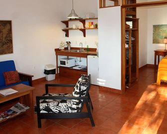 Stay, relax and explore in Sunrise, our tropical oasis by the Caribbean Sea. - Punta Gorda - Salon