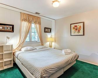 Somerset Home with Large Yard Near Parks and Trails - Somerset - Bedroom