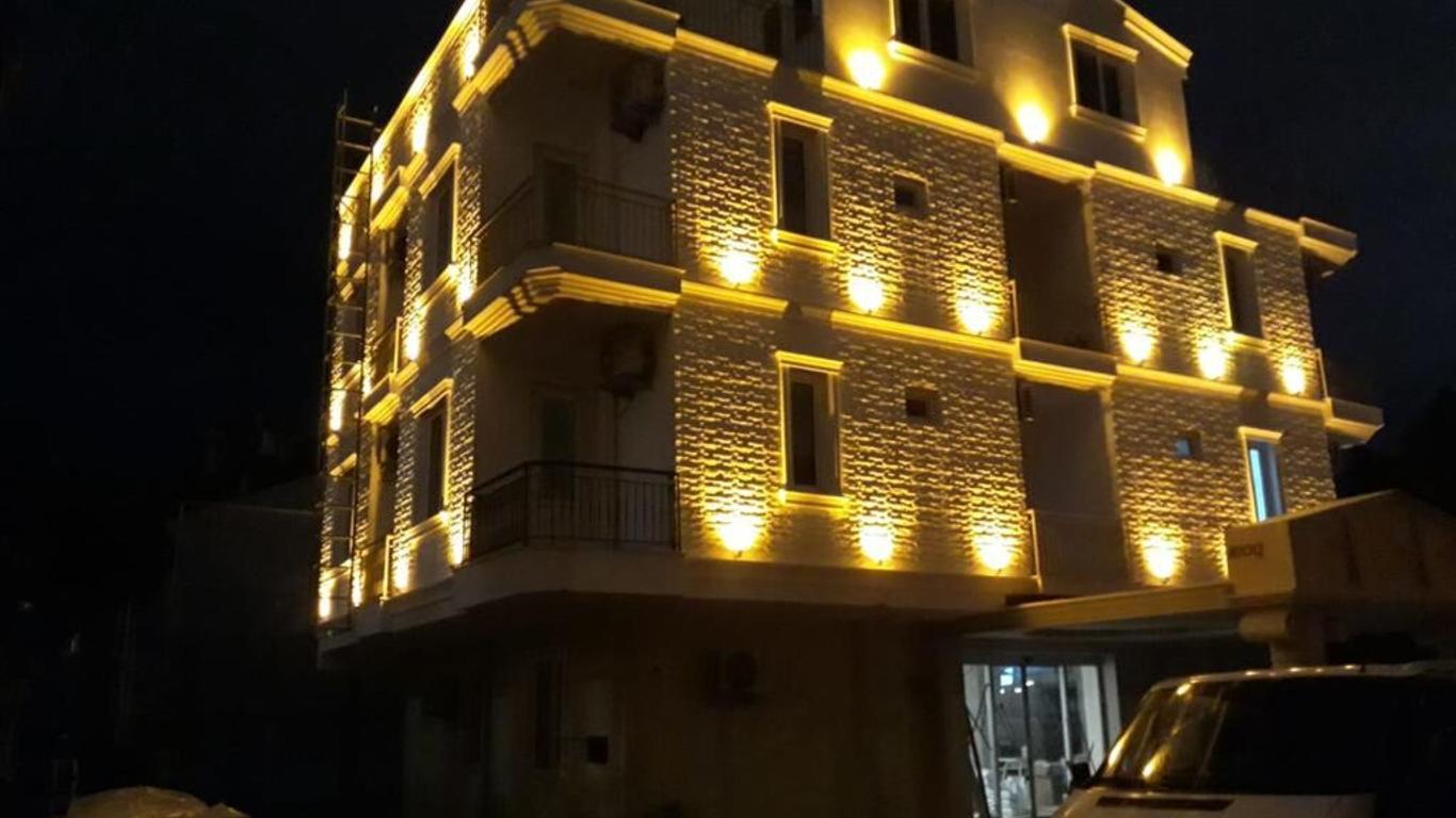 Golden Spark Apart Hotel