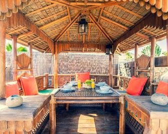LUX Eco Twin Yurt, Pool, Play Park, just 300mt Sandy Beach/Restaurants/Beach Bar - Haría - Patio
