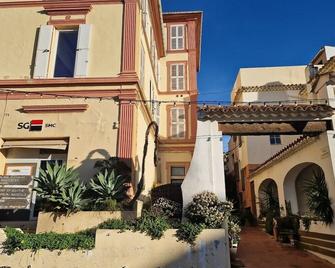 Ile de Porquerolles : T3 climatisé vue mer - Hyères