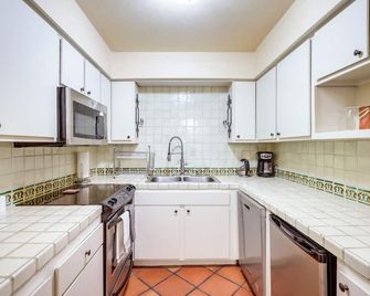 Cozy Southwest Style Santa Fe Condo! - Santa Fe - Køkken