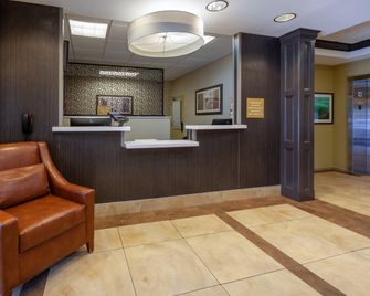 Candlewood Suites West Springfield By IHG - West Springfield - Recepción