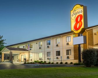 Super 8 by Wyndham Danville - Danville - Gebouw