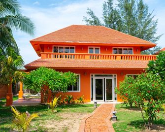 فل موون فيلدج - Mũi Né - مبنى