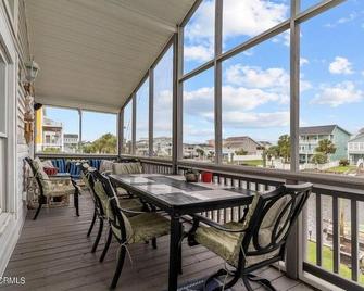 Changes In Latitude 6 Bedroom Home by RedAwning - Supply - Balcony