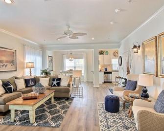 Shell Yeah - Port Aransas - Living room