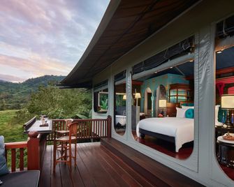 Rosewood Luang Prabang - לואנג פראבאנג - מרפסת