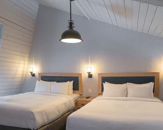 Deluxe Condo + Loft | See Wildlife through window! - Banff - Bedroom