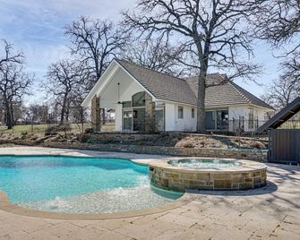 'post Oak Estate' w/ Pool & Spa on 16 Acres - Cleburne - Bazén