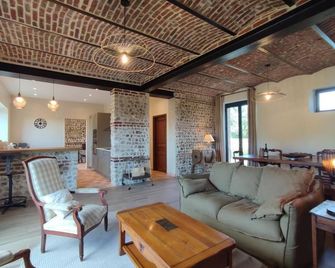 La Laiterie-Gîte-Cottage-Countryside view-Ensuite - Bordeaux-Saint-Clair - Living room