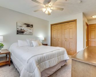 3 Mi to WVU: Condo w/ Deck in Morgantown - Morgantown - Makuuhuone