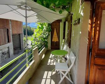 Village house for 4 people, ideal location to visit the Savoie. - Tournon - Балкон