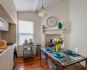 Adelaide Sass + Beau Cottage - Adelajda - Jadalnia