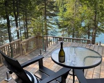Dock 124 - Adults Only, Waterfront B&B - Tobermory - Balcón