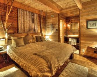 Les Bouleaux - Les Chalets Spa Canada - La Malbaie - Bedroom