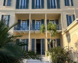 Hotel Alexandra - Antibes - Gebäude