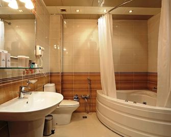 Days Hotel by Wyndham Baku - Μπακού - Μπάνιο