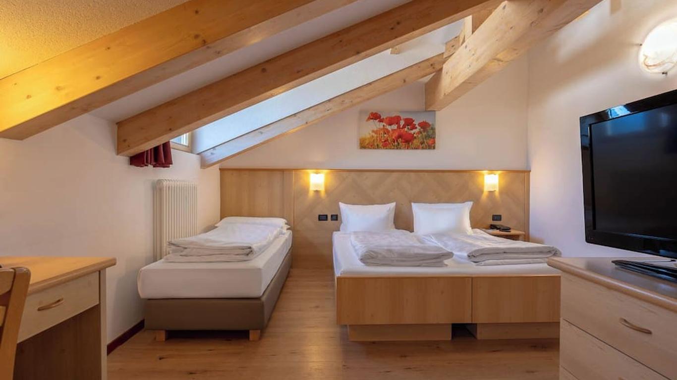 ي إي آي هوتل بيلامونتي