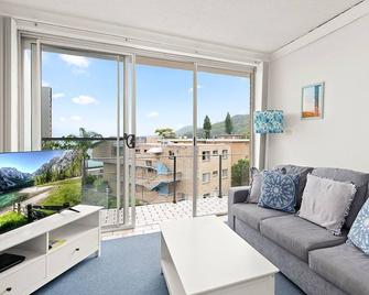 Bella Vista Unit 20 19 Shoal Bay Road - Shoal Bay - Living room