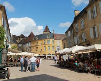 Rural Cosy Beamed Cottage VF-Du-Perigord Log fire Stunning Views Private Terrace - Villefranche-du-Périgord - Edificio