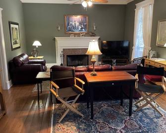 Elegant 2 Bedroom, 2 Bath Guest House close to Tallahassee - Monticello