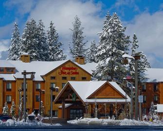 Hampton Inn & Suites Tahoe-Truckee - Truckee - Budova