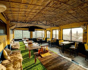 Shalom Backpackers Rishikesh - Rishikesh - Restaurant