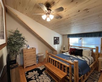 The 'Quintessential' Cabin in the Woods. - Westcliffe - Bedroom