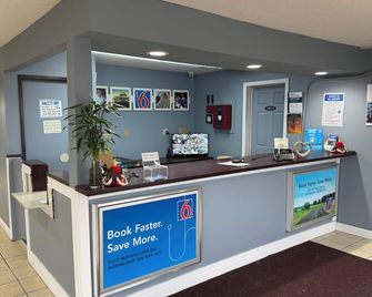 Motel 6 Morehead Ky - Morehead - Recepción