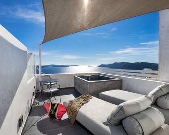 Imerti Suites - Oia - Balcony