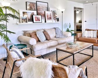 Modern Downstairs Suite in Zion - Toquerville - Sala de estar