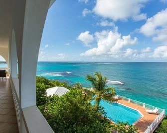 Breathtaking Shoal Bay Villa - Island Harbour