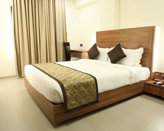 Kyriad Hotel Solapur By Othpl - Solāpur
