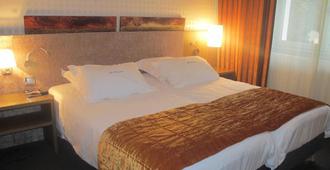 Hotel La Chaumiere - Dole - Schlafzimmer