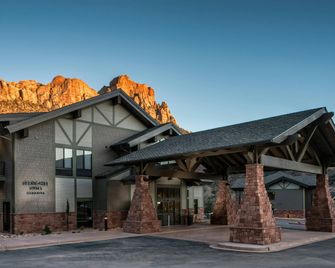 SpringHill Suites by Marriott Springdale Zion National Park - Springdale - Building