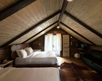 Paradise Village - אשפורד - חדר שינה