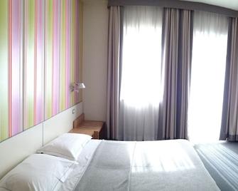 Key Hotel - Vicenza - Camera da letto